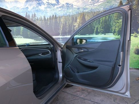 Used 2022 Chevrolet Malibu LS image 29