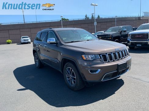 Used 2018 Jeep Grand Cherokee Limited AWD/4WD image 1