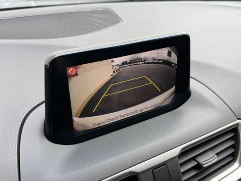 Used 2018 MAZDA MAZDA3 Touring image 27