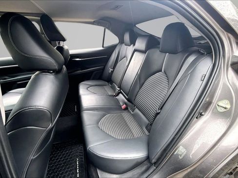 Used 2020 Toyota Camry SE FWD image 22