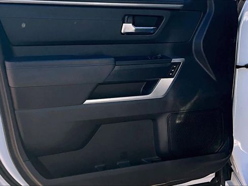 Used 2025 Toyota Sequoia Platinum image 21