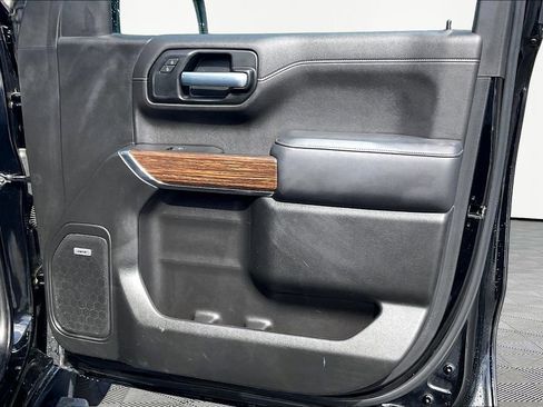 Used 2020 Chevrolet Silverado 1500 High Country w/ Technology Package image 31