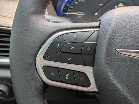 Used 2024 Chrysler Pacifica Pinnacle FWD image 27