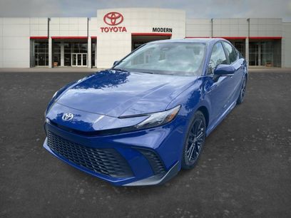 Used 2025 Toyota Camry SE w/ Convenience Package