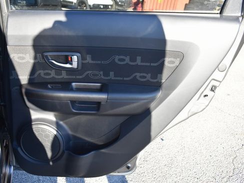 Used 2013 Kia Soul + w/ Audio Pkg image 34