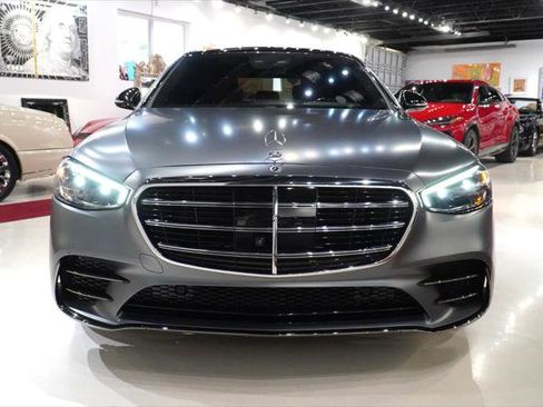 Used 2023 Mercedes-Benz S 580 4MATIC Sedan w/ AMG Line image 2