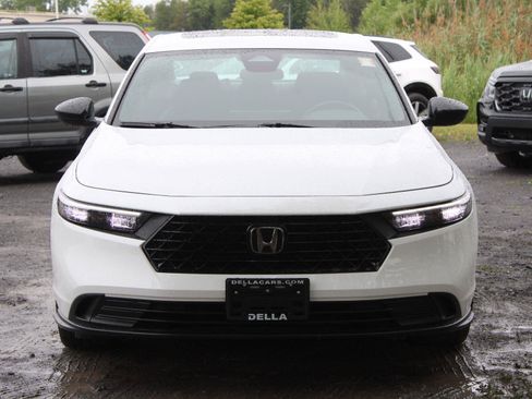 Used 2023 Honda Accord Sport image 2