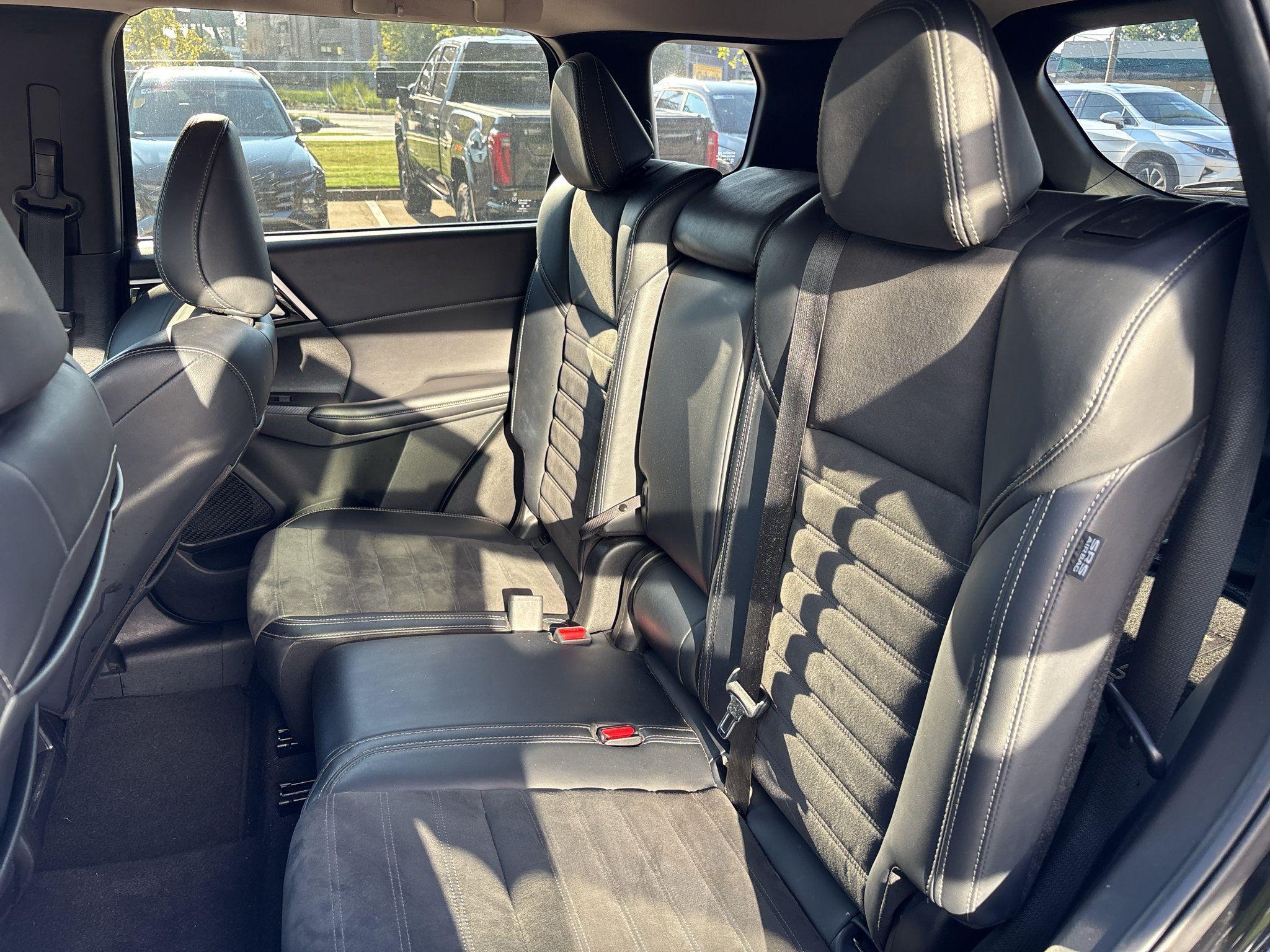 Used 2024 Mitsubishi Outlander SE Black Edition AWD/4WD image 13