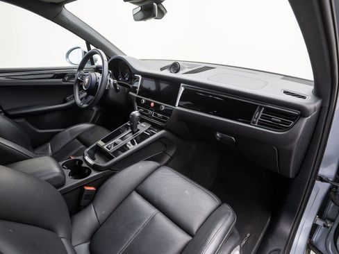 Used 2025 Porsche Macan image 15