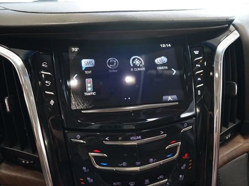 Used 2016 Cadillac Escalade Luxury AWD/4WD image 41