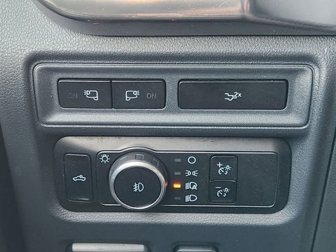 Used 2023 Ford F150 Lariat w/ FX4 Off-Road Package image 24