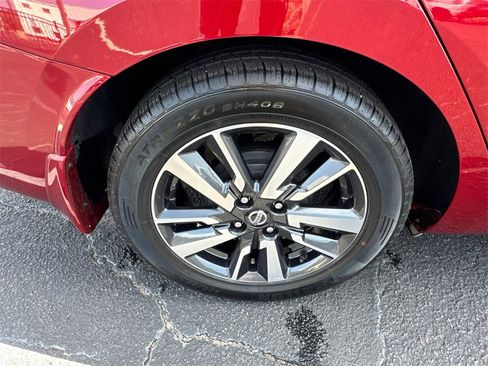 Used 2021 Nissan Versa SV image 18