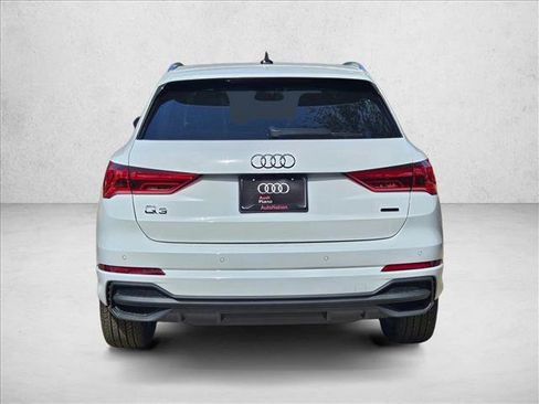 Certified 2025 Audi Q3 2.0T Premium w/ Convenience Package image 7
