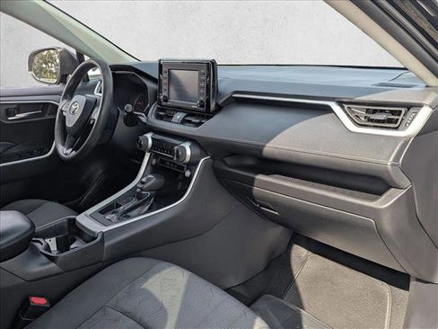 Used 2021 Toyota RAV4 XLE image 20