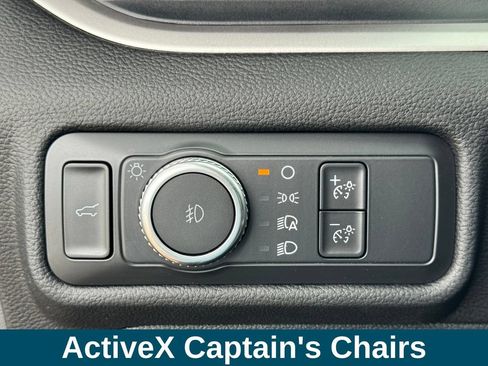 Used 2022 Ford Explorer XLT w/ Equipment Group 202A AWD/4WD image 19