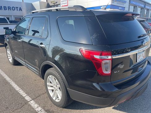 Used 2014 Ford Explorer XLT w/ Equipment Group 202A image 4
