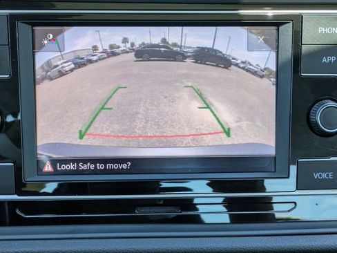 Certified 2024 Volkswagen Jetta SE w/ Panoramic Sunroof Package FWD image 22