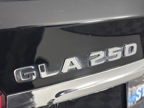 Used 2019 Mercedes-Benz GLA 250 4MATIC image 23