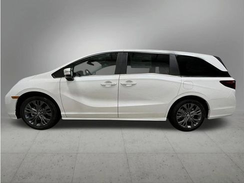 New 2026 Honda Odyssey Touring image 2