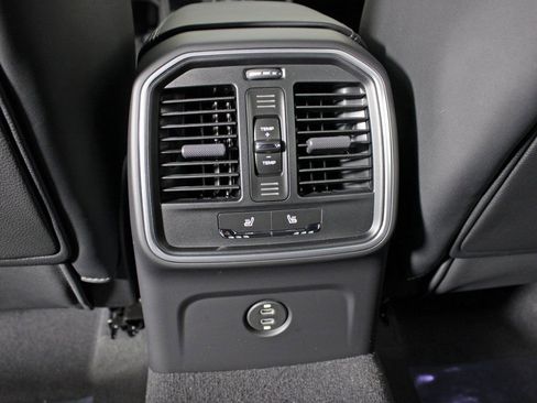 Certified 2026 Porsche Macan image 37