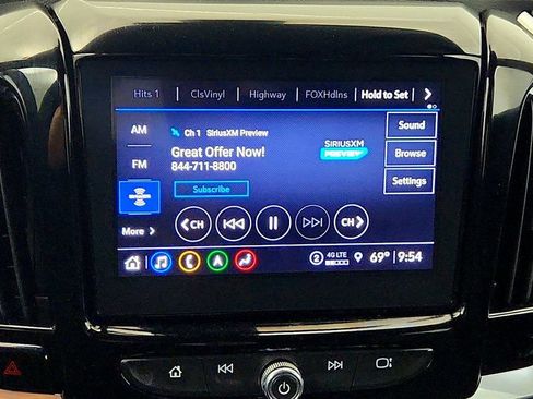 Used 2023 Chevrolet Traverse RS AWD/4WD image 19