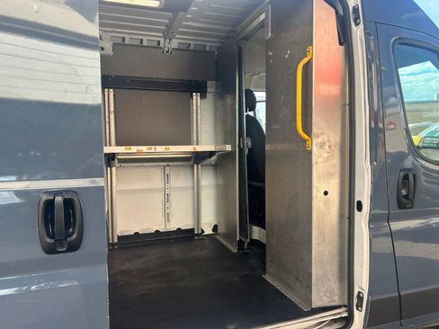 Used 2018 RAM ProMaster 2500 image 23