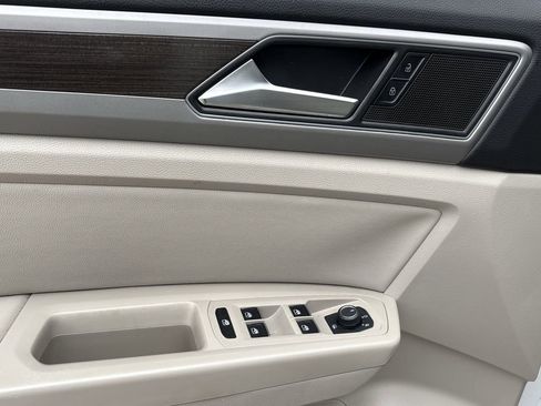 Used 2019 Volkswagen Atlas SEL FWD image 11