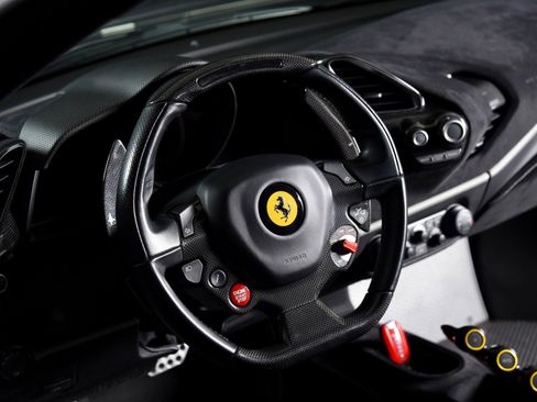 Used 2020 Ferrari 488 Pista Coupe image 4