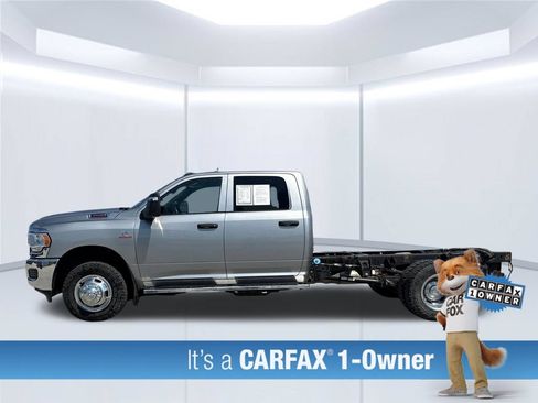 Used 2024 RAM 3500 Tradesman w/ Chrome Appearance Group AWD/4WD image 4