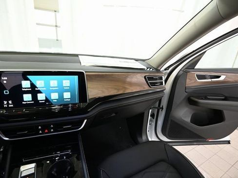 New 2026 Volkswagen Atlas SE image 29