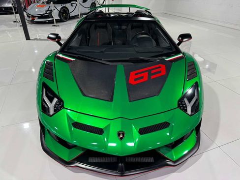 Used 2016 Lamborghini Aventador LP 700-4 image 2