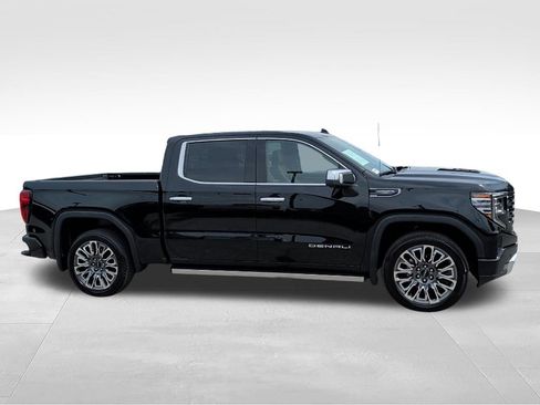 Used 2025 GMC Sierra 1500 Denali Ultimate AWD/4WD image 4