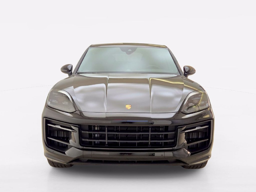 Used 2024 Porsche Cayenne Coupe AWD/4WD image 2