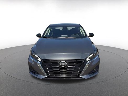 Used 2025 Nissan Altima 2.5 SV FWD image 4