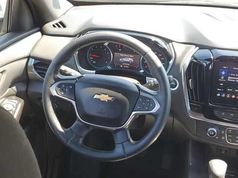 Certified 2023 Chevrolet Traverse LT FWD image 23