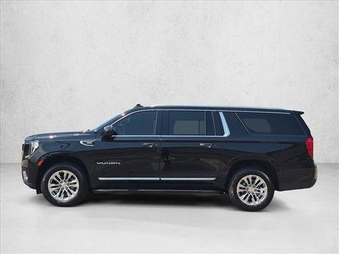Used 2023 GMC Yukon XL SLT AWD/4WD image 9