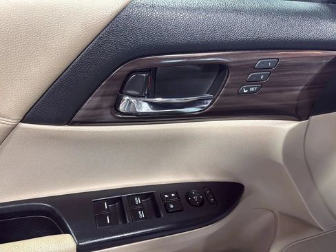 Used 2016 Honda Accord EX-L image 10