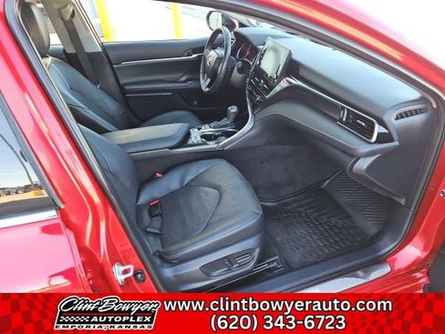 Used 2024 Toyota Camry XSE w/ Navigation Package image 30
