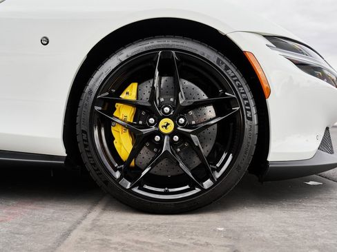 Used 2024 Ferrari Roma Spider image 18