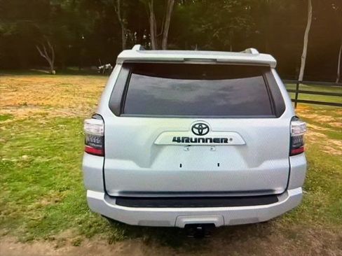 Used 2018 Toyota 4Runner SR5 RWD image 3