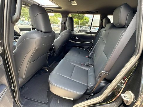Used 2026 Lexus GX 550 w/ Cold Area Package AWD/4WD image 21