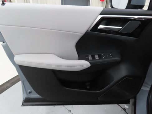 New 2026 Mitsubishi Outlander SE FWD image 7