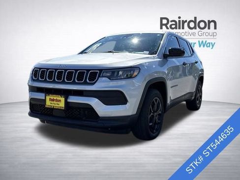 Used 2025 Jeep Compass Sport AWD/4WD image 3