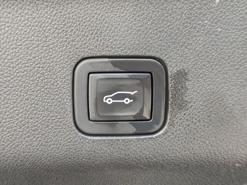 Used 2023 GMC Yukon Denali Ultimate image 15