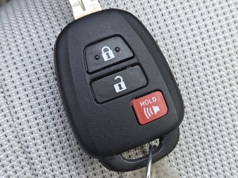 Used 2024 Toyota Corolla Cross L FWD image 33