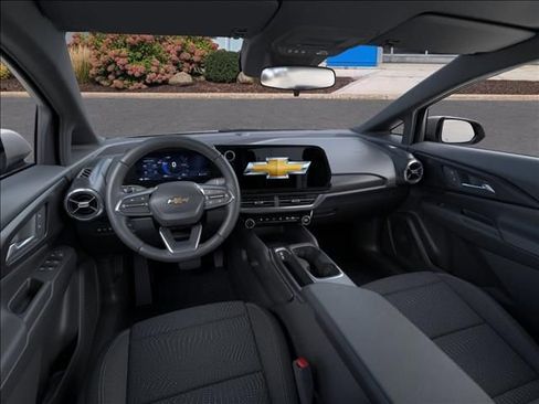 New 2026 Chevrolet Equinox EV LT image 15