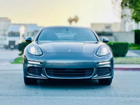 Used 2016 Porsche Panamera AWD/4WD image 2