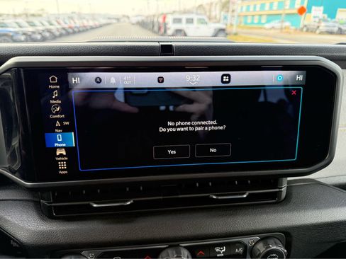 Used 2025 Jeep Gladiator Sport image 21