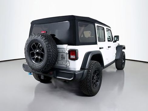 Used 2024 Jeep Wrangler Unlimited image 7