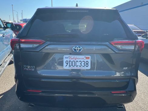 Used 2022 Toyota RAV4 SE w/ Carpet Mat Package (TMS) AWD/4WD image 5